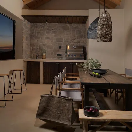 Cozy Salt & Stone With A Pool *