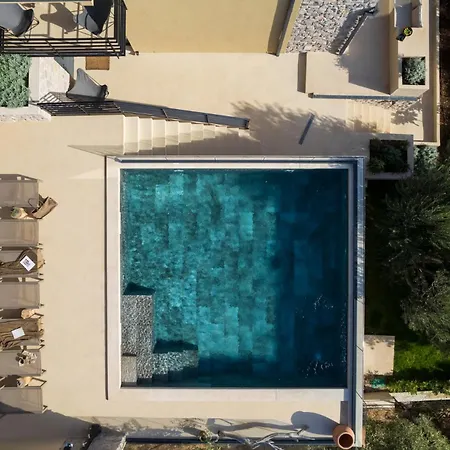Cozy Salt & Stone With A Pool