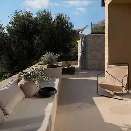 Cozy Salt & Stone With A Pool