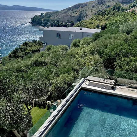 Cozy Salt & Stone With A Pool Villa